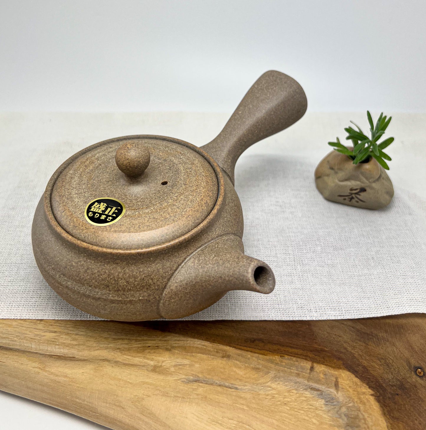 Tokoname Kyusu konvička 260 ml v akci – příprava japonského zeleného čaje