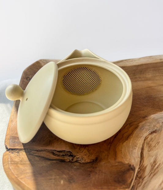 Hohin konvička z Tokoname – Takasuke Kiln (160 ml) pískový