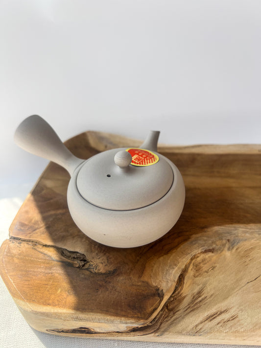 Kyusu konvička z kvalitní keramiky pro váš čajový obřad