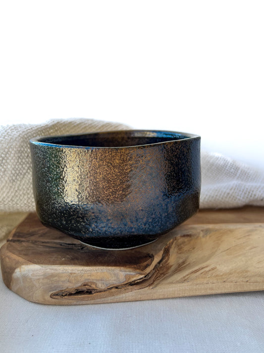 Matcha miska Chawan z kvalitní keramiky a zlatým detailem, krásná ruční práce