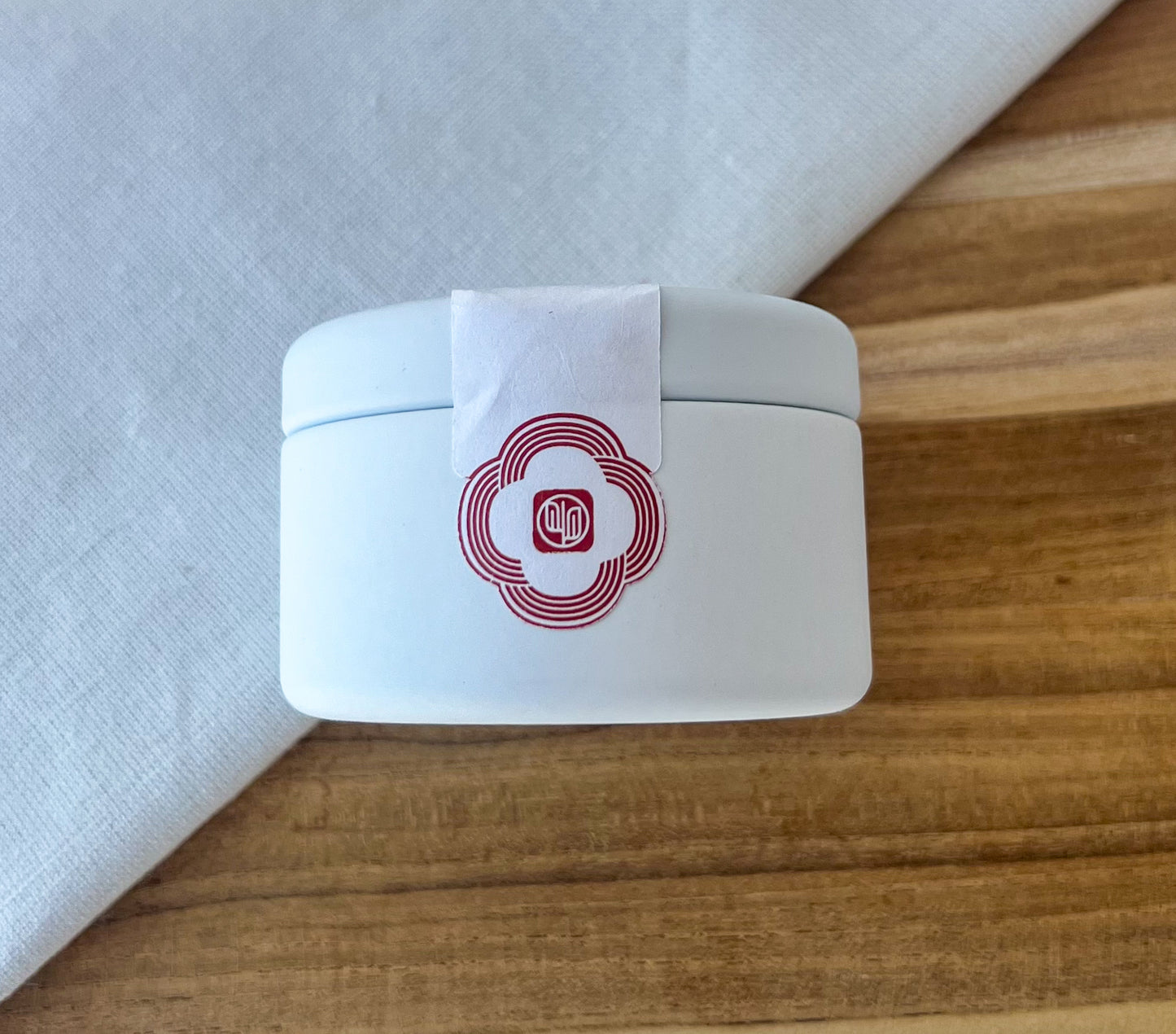 Matcha Amazora 30g – japonská matcha ze Shizoky s plnou, nasládlou chutí a smaragdově zelenou barvou, jemně mletá pro meditační chvíle a pomalý rituál čaje.