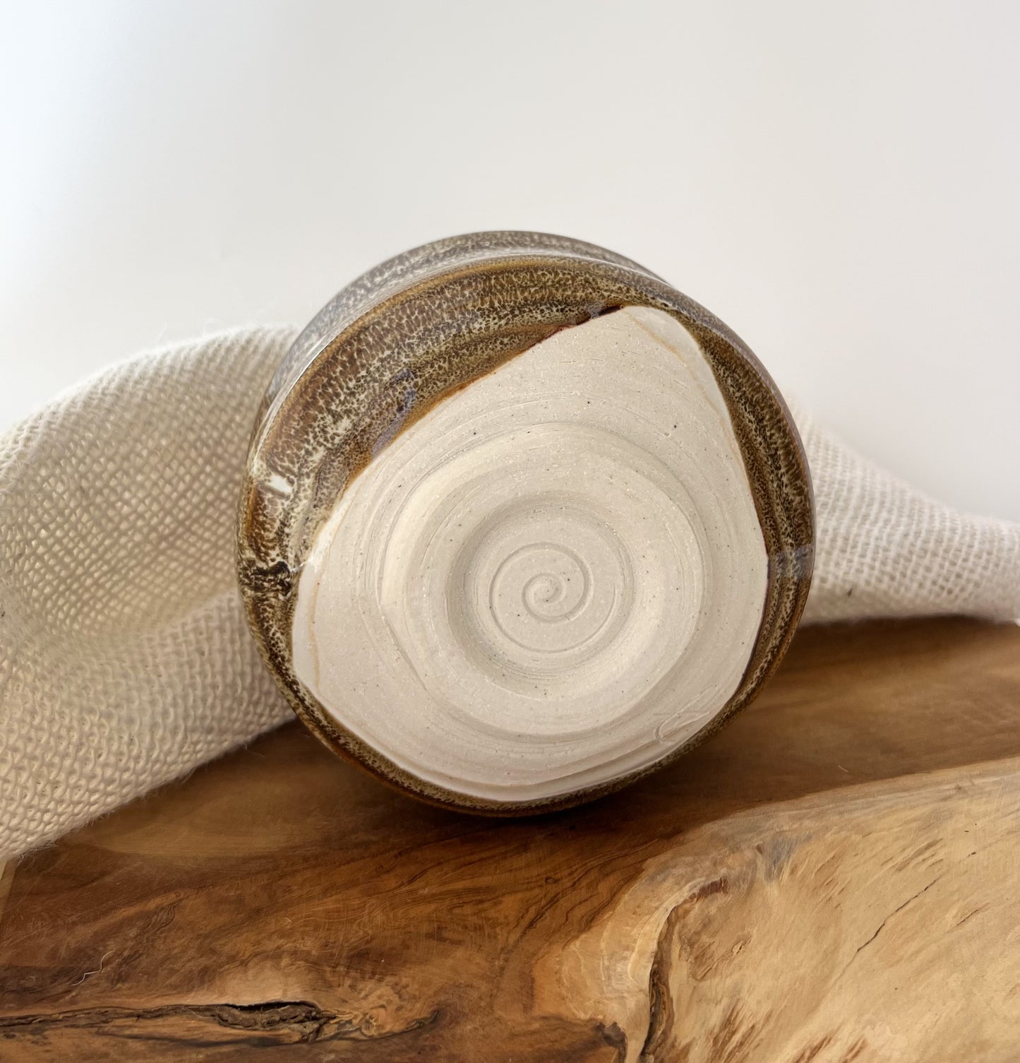 Matcha miska Chawan Seiangama – jantarová glazura